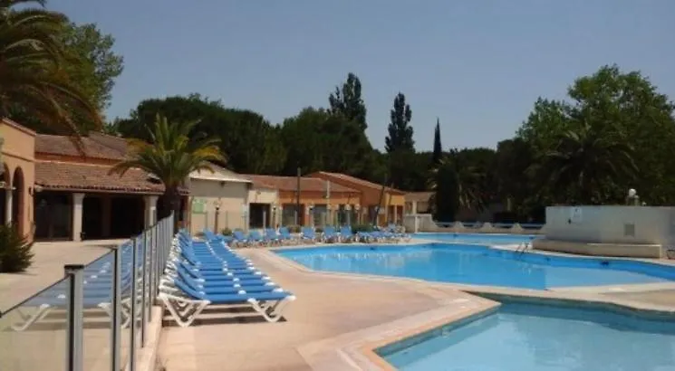Appartement village 9 en résidence de vacances en Camargue Arles