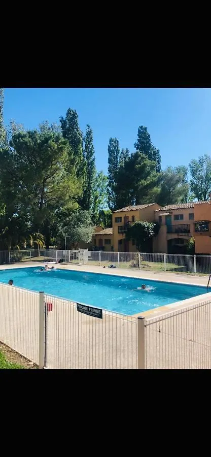 Appartement village 9 en résidence de vacances en Camargue Arles